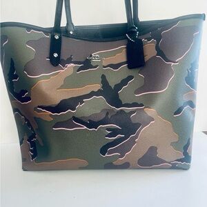 Coach women’s city reversible bag